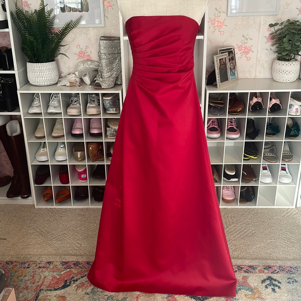 Boutique formal gown